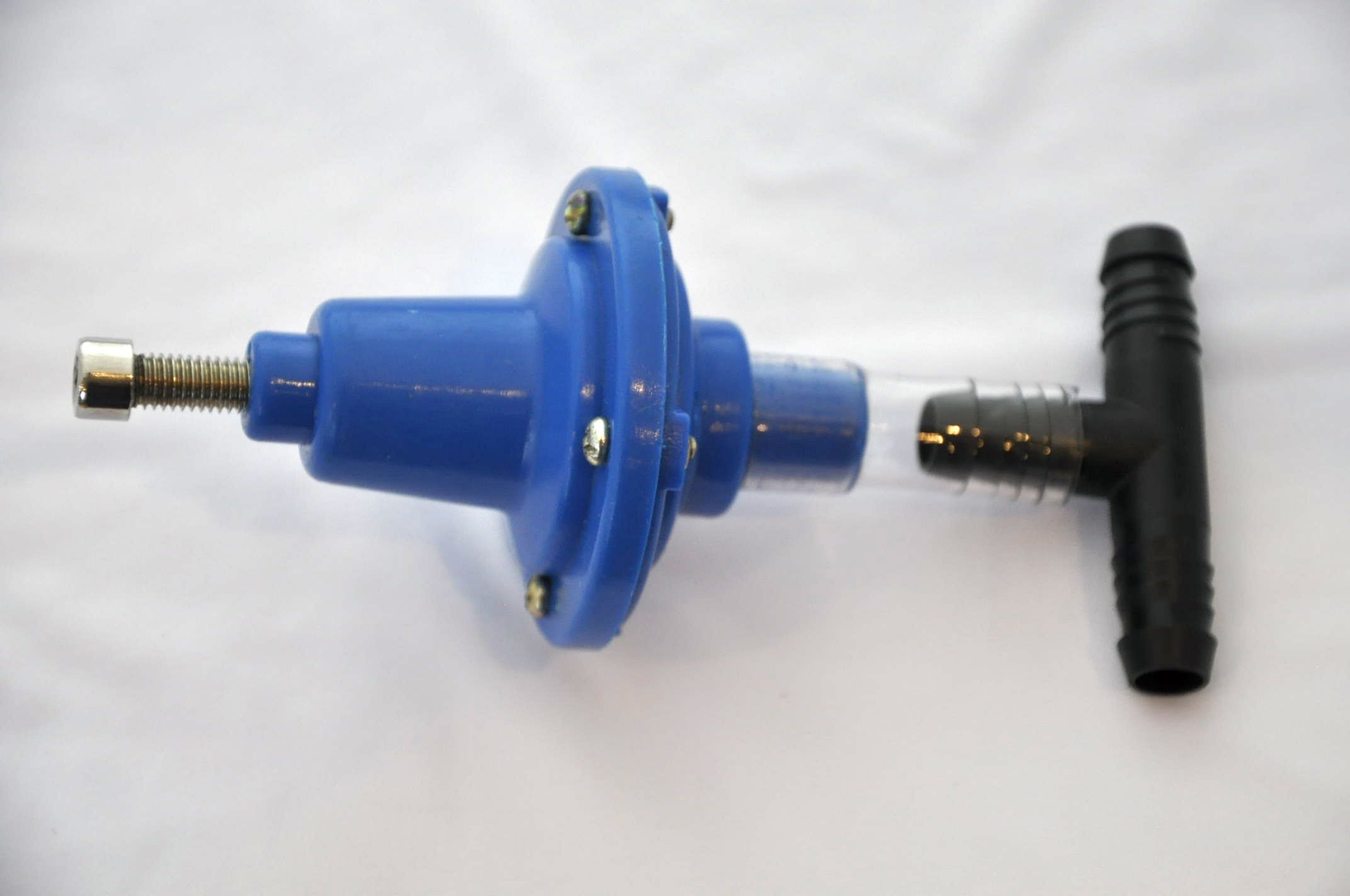Vacuum Regulator with a Tee adapter for easy hookup to vacuum line